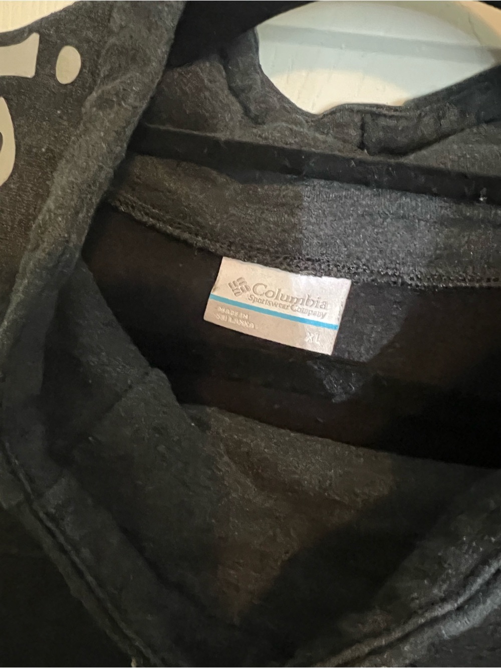 Columbia Black Pullover Hoodie with Subtle Logo Tag